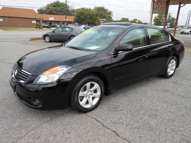 Nissan Altima SLT Quad Cab 2WD Sedan