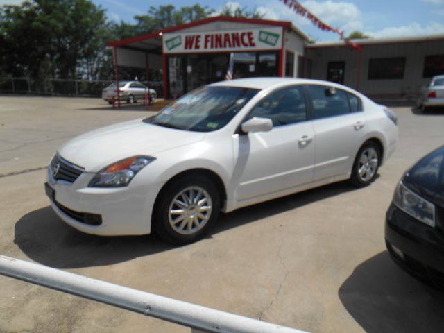 Nissan Altima Pickupslt Quad Cab SWB 4WD 4x4 Truck Sedan