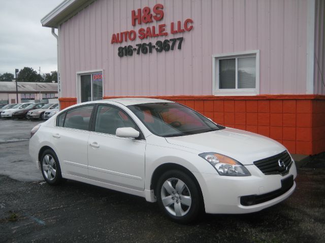 Nissan Altima Pickupslt Quad Cab SWB 4WD 4x4 Truck Sedan