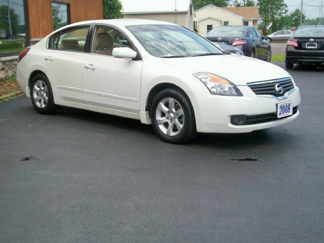 Nissan Altima Pickupslt Quad Cab SWB 4WD 4x4 Truck Sedan