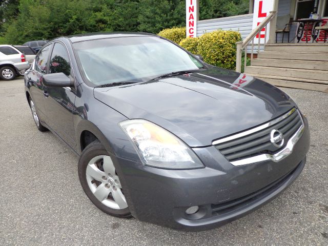 Nissan Altima Pickupslt Quad Cab SWB 4WD 4x4 Truck Sedan