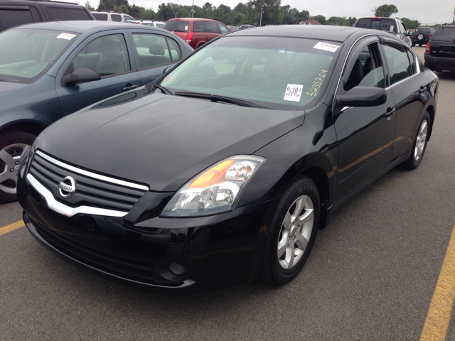 Nissan Altima SLT Quad Cab 2WD Sedan