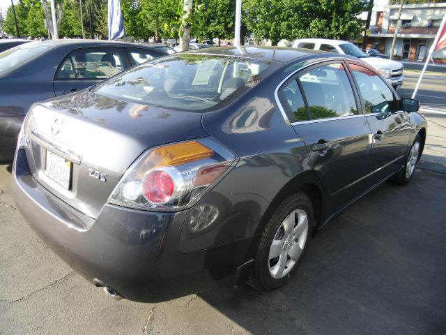 Nissan Altima Pickupslt Quad Cab SWB 4WD 4x4 Truck Sedan