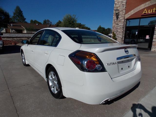 Nissan Altima 2008 photo 2