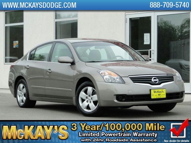 Nissan Altima Pickupslt Quad Cab SWB 4WD 4x4 Truck Sedan