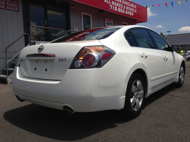 Nissan Altima Pickupslt Quad Cab SWB 4WD 4x4 Truck Sedan