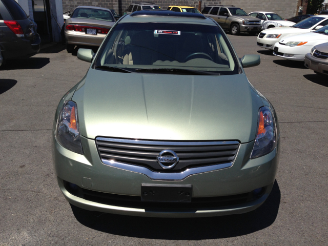 Nissan Altima Pickupslt Quad Cab SWB 4WD 4x4 Truck Sedan