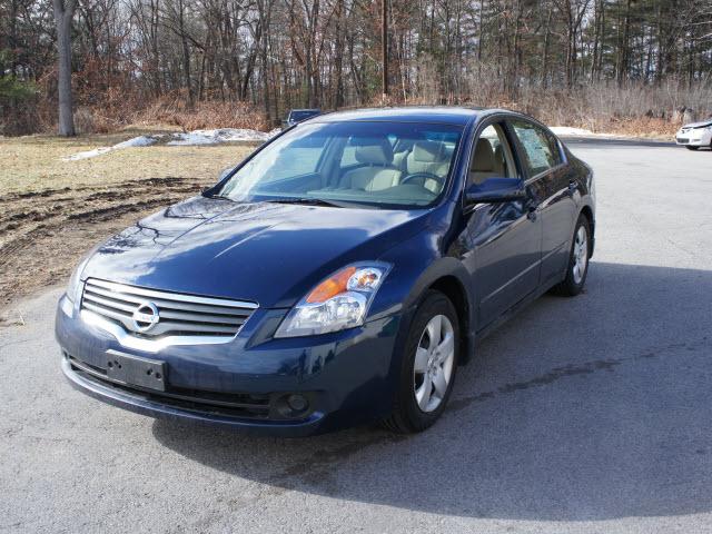 Nissan Altima Pickupslt Quad Cab SWB 4WD 4x4 Truck Sedan