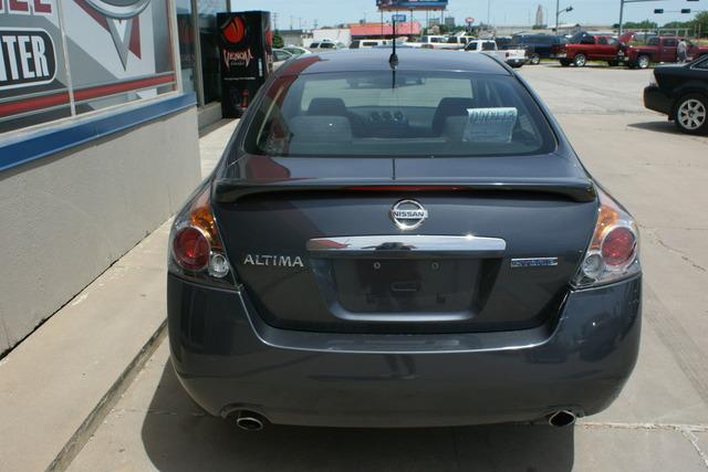 Nissan Altima 2008 photo 1