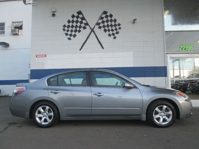 Nissan Altima Pickupslt Quad Cab SWB 4WD 4x4 Truck Sedan