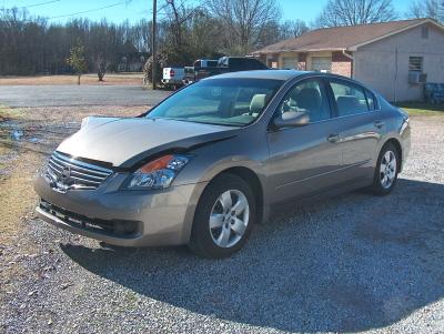 Nissan Altima Pickupslt Quad Cab SWB 4WD 4x4 Truck Sedan