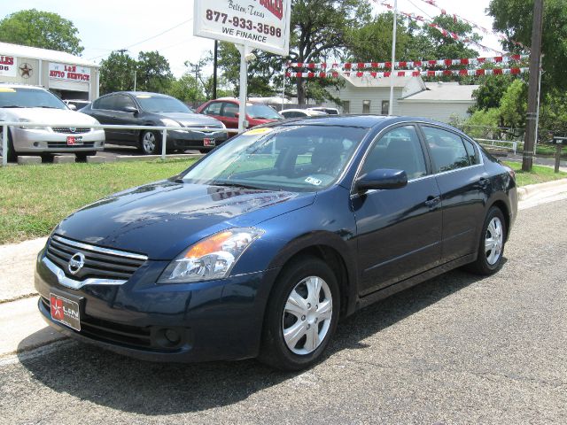 Nissan Altima Pickupslt Quad Cab SWB 4WD 4x4 Truck Sedan