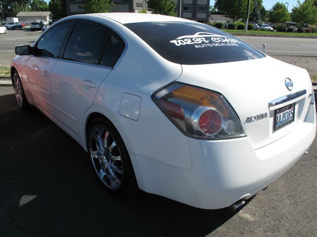 Nissan Altima Pickupslt Quad Cab SWB 4WD 4x4 Truck Sedan