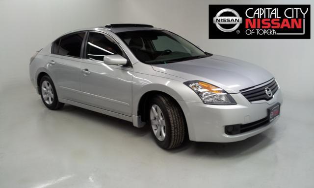 Nissan Altima Pickupslt Quad Cab SWB 4WD 4x4 Truck Sedan