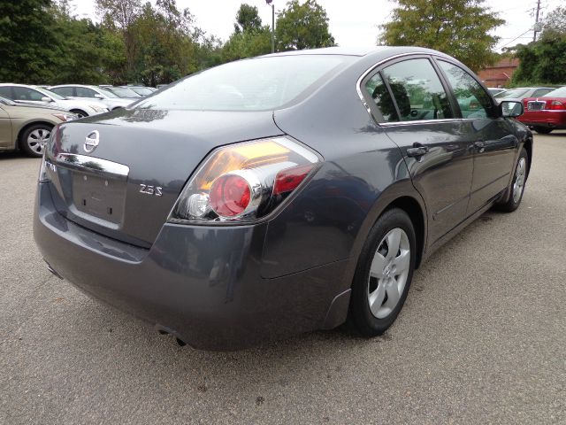 Nissan Altima Pickupslt Quad Cab SWB 4WD 4x4 Truck Sedan