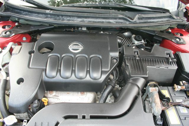 Nissan Altima Pickupslt Quad Cab SWB 4WD 4x4 Truck Sedan