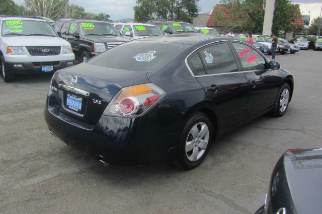 Nissan Altima Pickupslt Quad Cab SWB 4WD 4x4 Truck Sedan