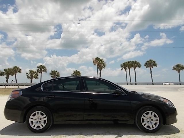 Nissan Altima 2009 photo 2