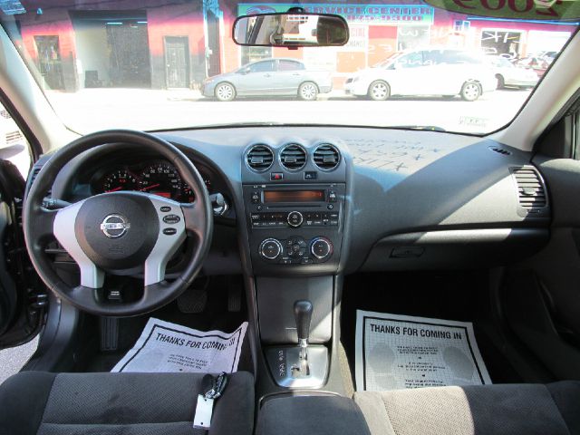 Nissan Altima Pickupslt Quad Cab SWB 4WD 4x4 Truck Sedan