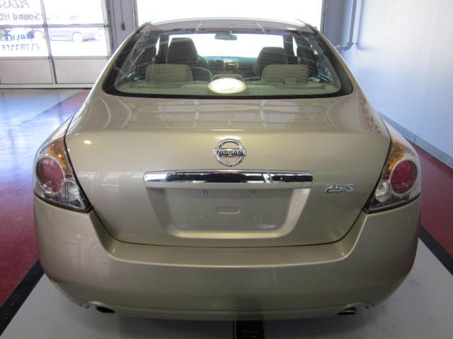 Nissan Altima 2009 photo 1