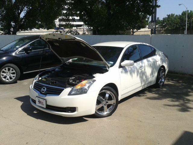 Nissan Altima Pickupslt Quad Cab SWB 4WD 4x4 Truck Sedan