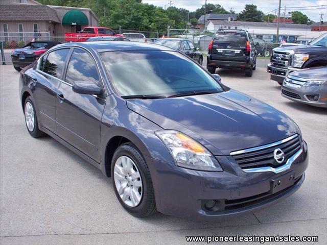 Nissan Altima Pickupslt Quad Cab SWB 4WD 4x4 Truck Sedan