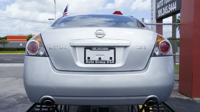 Nissan Altima 2009 photo 1