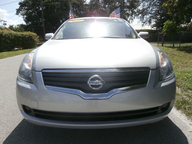 Nissan Altima 2009 photo 1