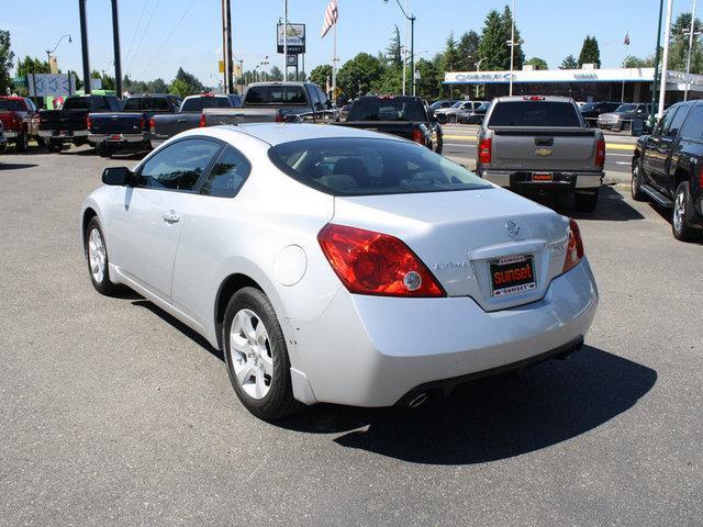 Nissan Altima 2009 photo 2