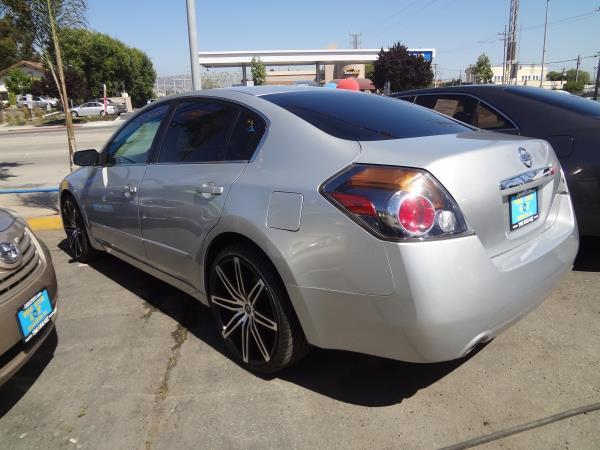 Nissan Altima 2009 photo 2