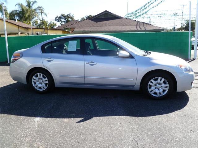 Nissan Altima XR Sedan