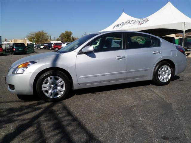 Nissan Altima 2009 photo 2