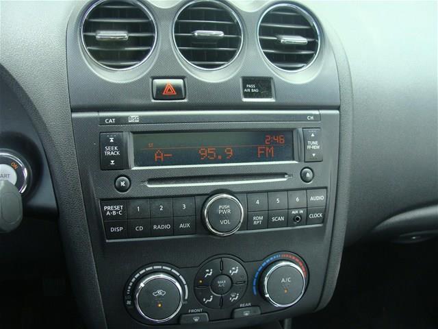 Nissan Altima 2009 photo 2