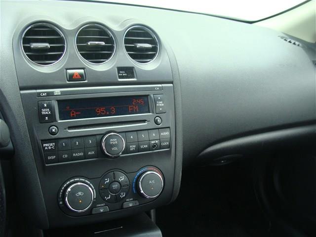 Nissan Altima 2009 photo 9