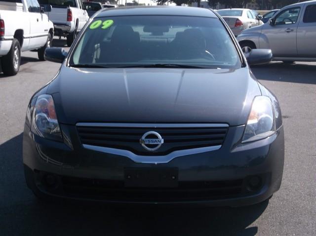 Nissan Altima Pickupslt Quad Cab SWB 4WD 4x4 Truck Sedan