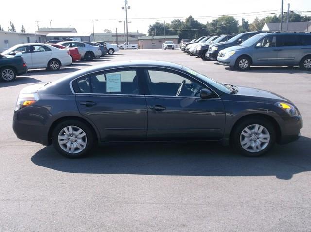 Nissan Altima 2009 photo 2