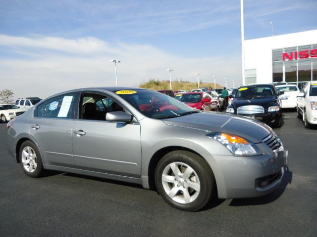 Nissan Altima SLT Pickup 2D 6 1/4 Ft Sedan