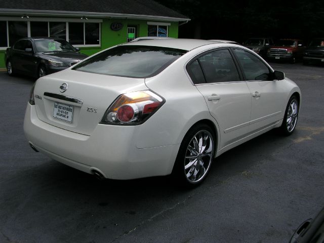 Nissan Altima 2009 photo 1