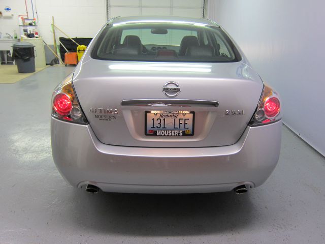 Nissan Altima 2009 photo 1