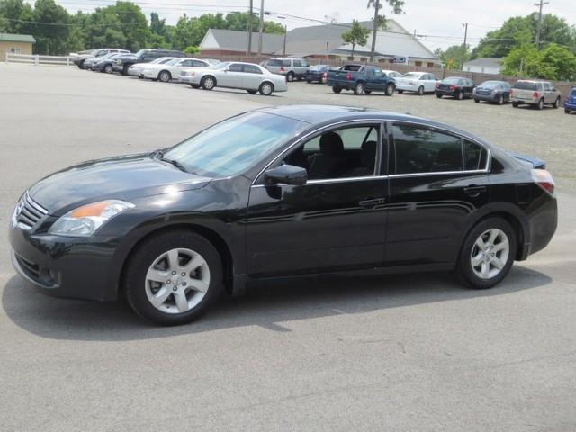 Nissan Altima 2009 photo 2