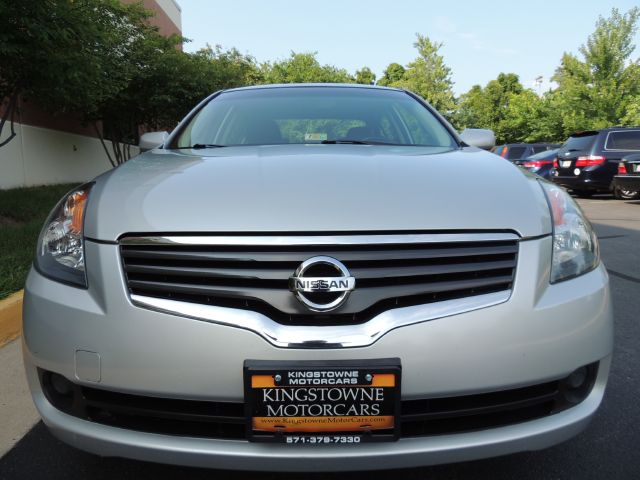 Nissan Altima SLT Quad Cab 2WD Sedan