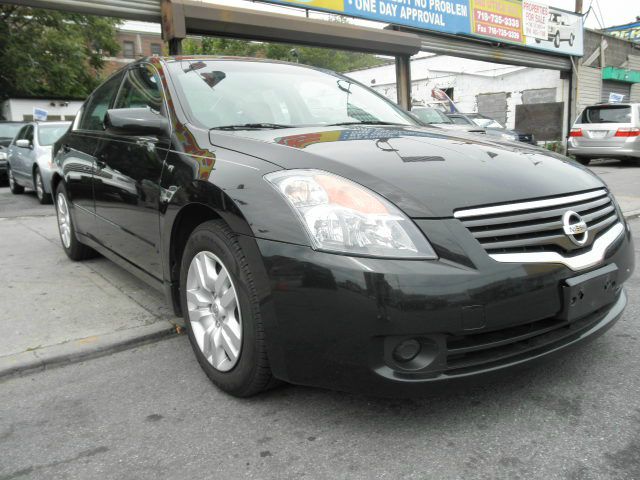 Nissan Altima Pickupslt Quad Cab SWB 4WD 4x4 Truck Sedan