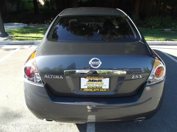 Nissan Altima 2009 photo 1