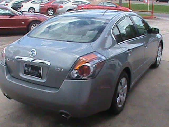 Nissan Altima GS-R Sedan