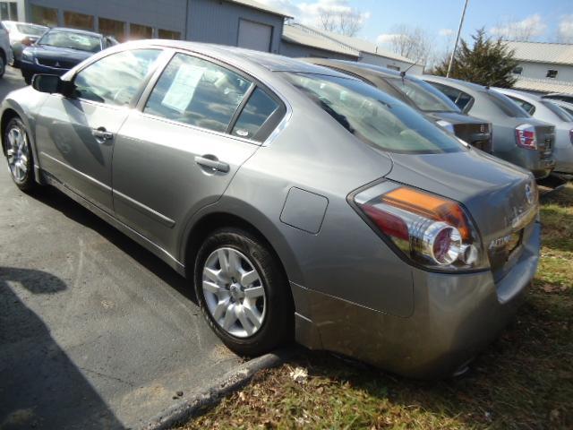 Nissan Altima 2009 photo 2