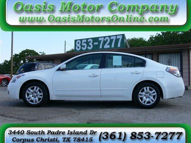 Nissan Altima Pickupslt Quad Cab SWB 4WD 4x4 Truck Sedan