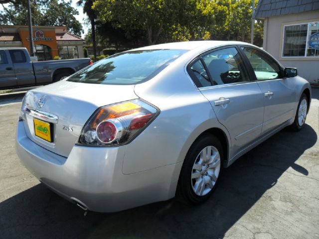 Nissan Altima 2009 photo 2