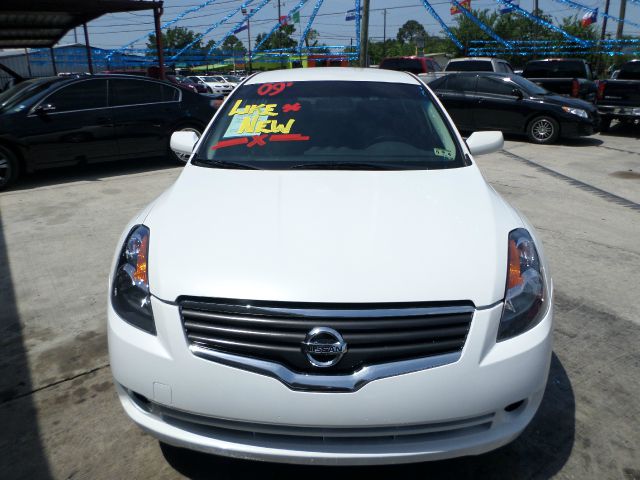 Nissan Altima 2009 photo 2