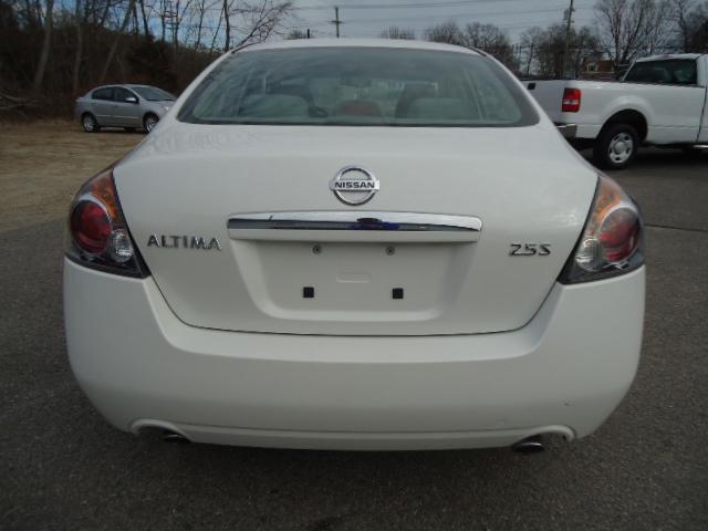 Nissan Altima Pickupslt Quad Cab SWB 4WD 4x4 Truck Sedan