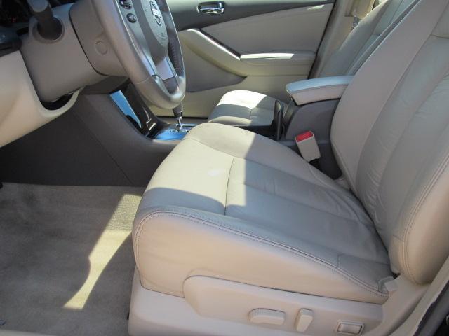 Nissan Altima 2010 photo 6